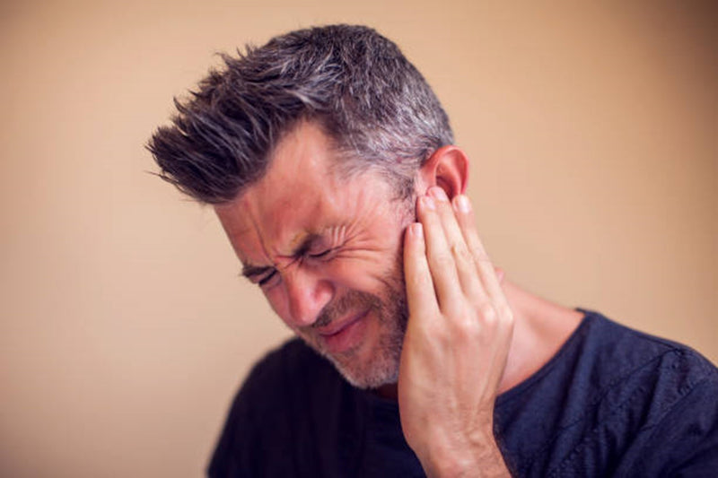 Tumor de oído: Qué es & síntomas